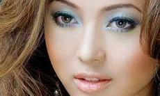 Người đẹp hải ngoại nhớ Tết cổ truyền Việt Nam